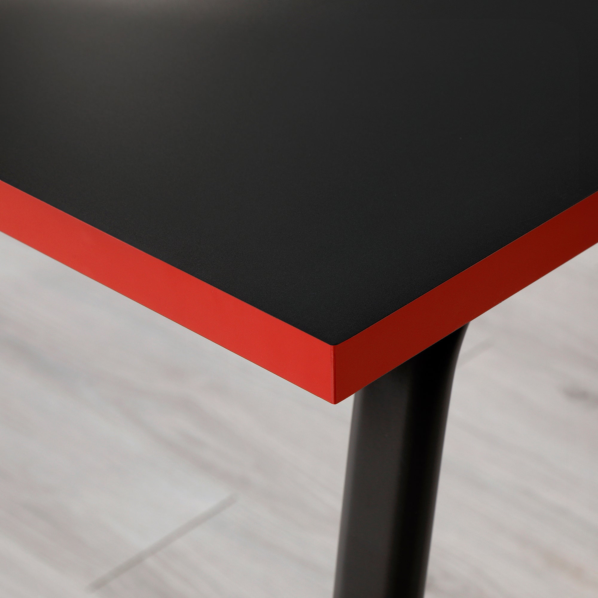 HUVUDSPELARE Gaming Desk & Chair